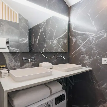 Maison Avec Terrasse - 2bdr - 6 Pers Paris